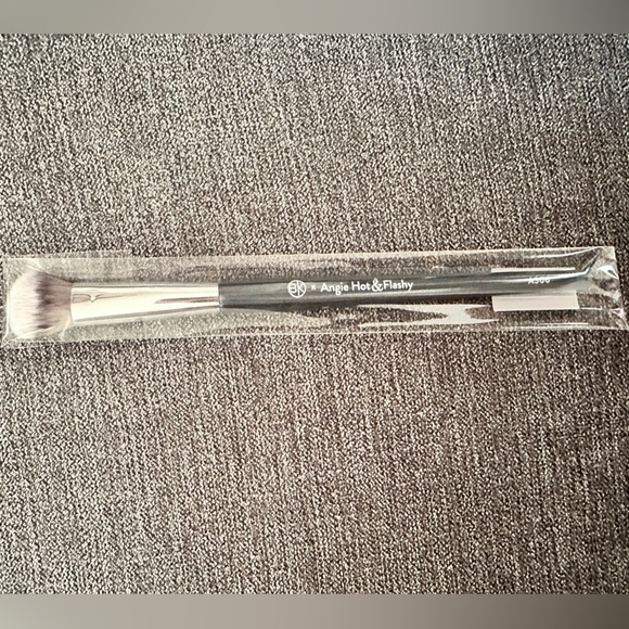 BK Beauty Makeup Bk Beauty Angie Hot Flashy A56 Brush Concealer